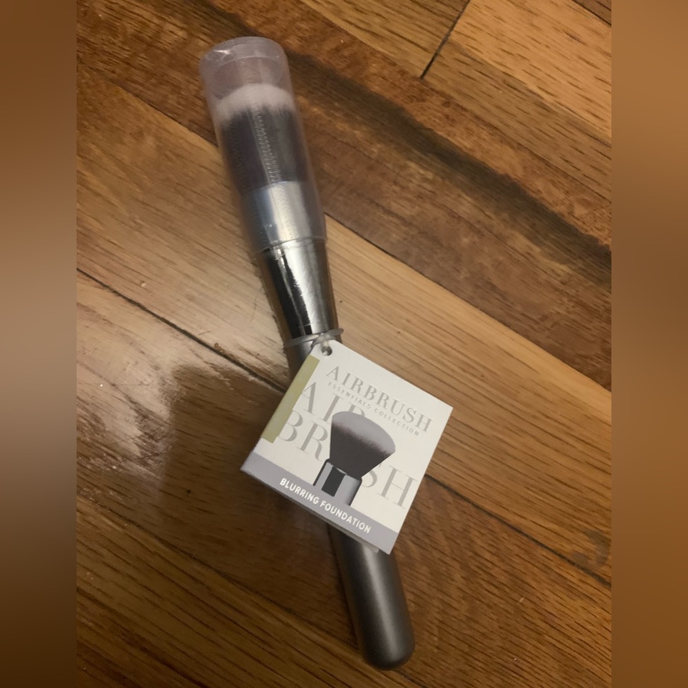 IT Cosmetics Airbrush - Blurring Foundation